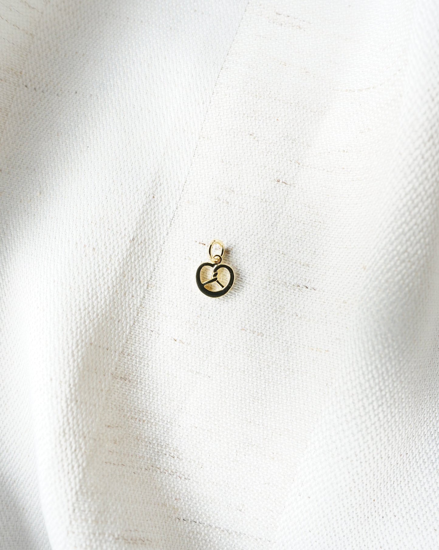 Charm Brezel